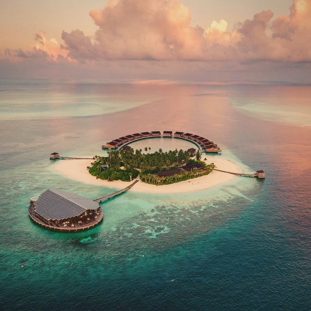 Kudadoo from above. The all-overwater fifteen-residence private island, the smallest scale among the OV all-inclusive properties.