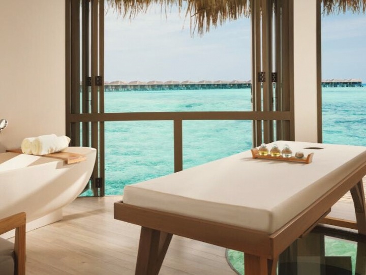 The spa treatment room. Open to the garden, with a programme built around the marine environment and the Baa Atoll setting.