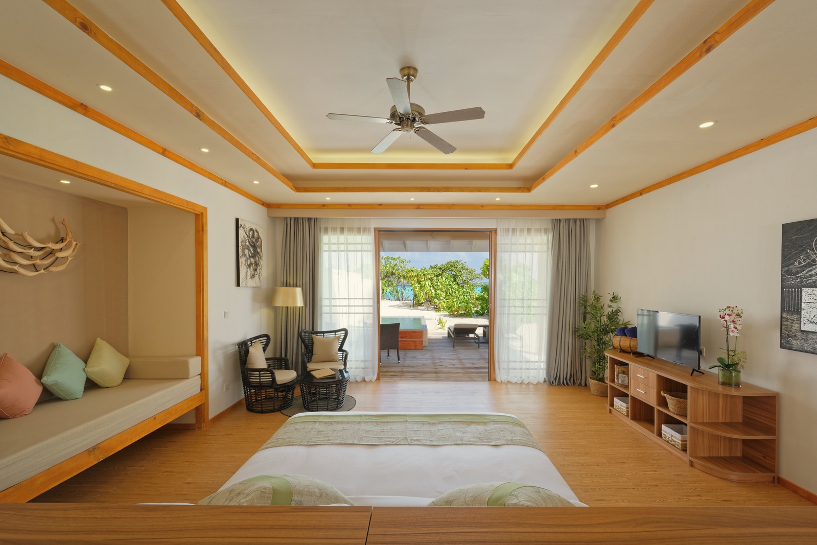 Deluxe Beach Pool Villa. Brennia
