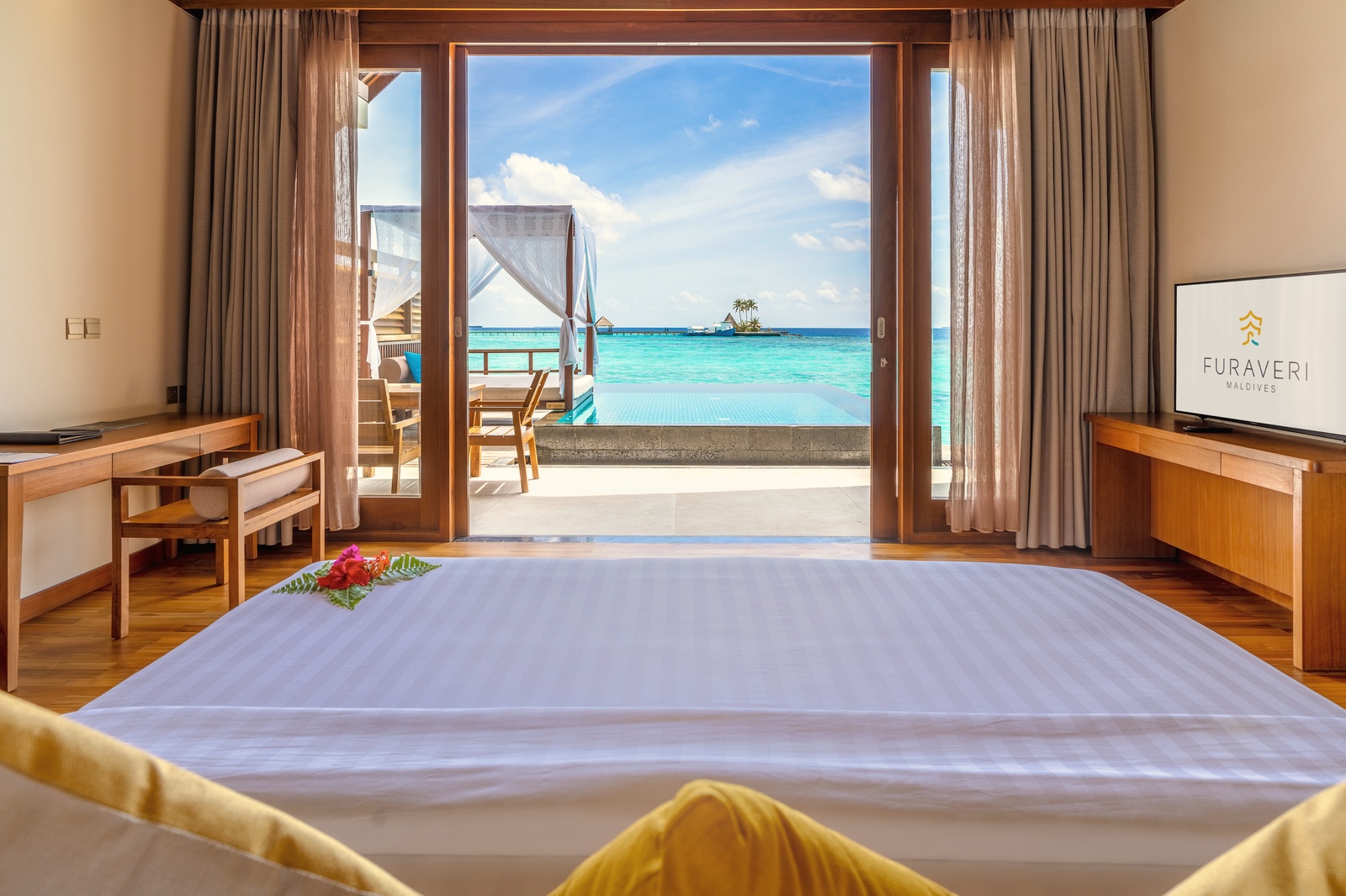 Jacuzzi Ocean Villa. Furaveri