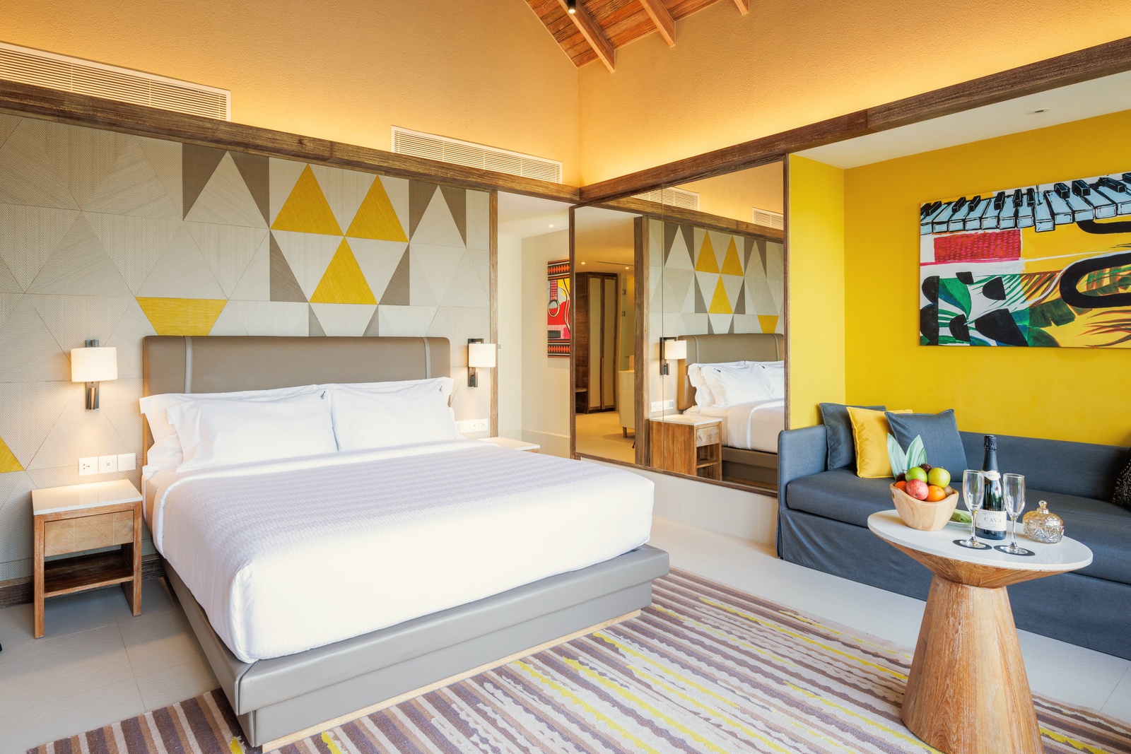 King Gold Beach Villa. Hard Rock