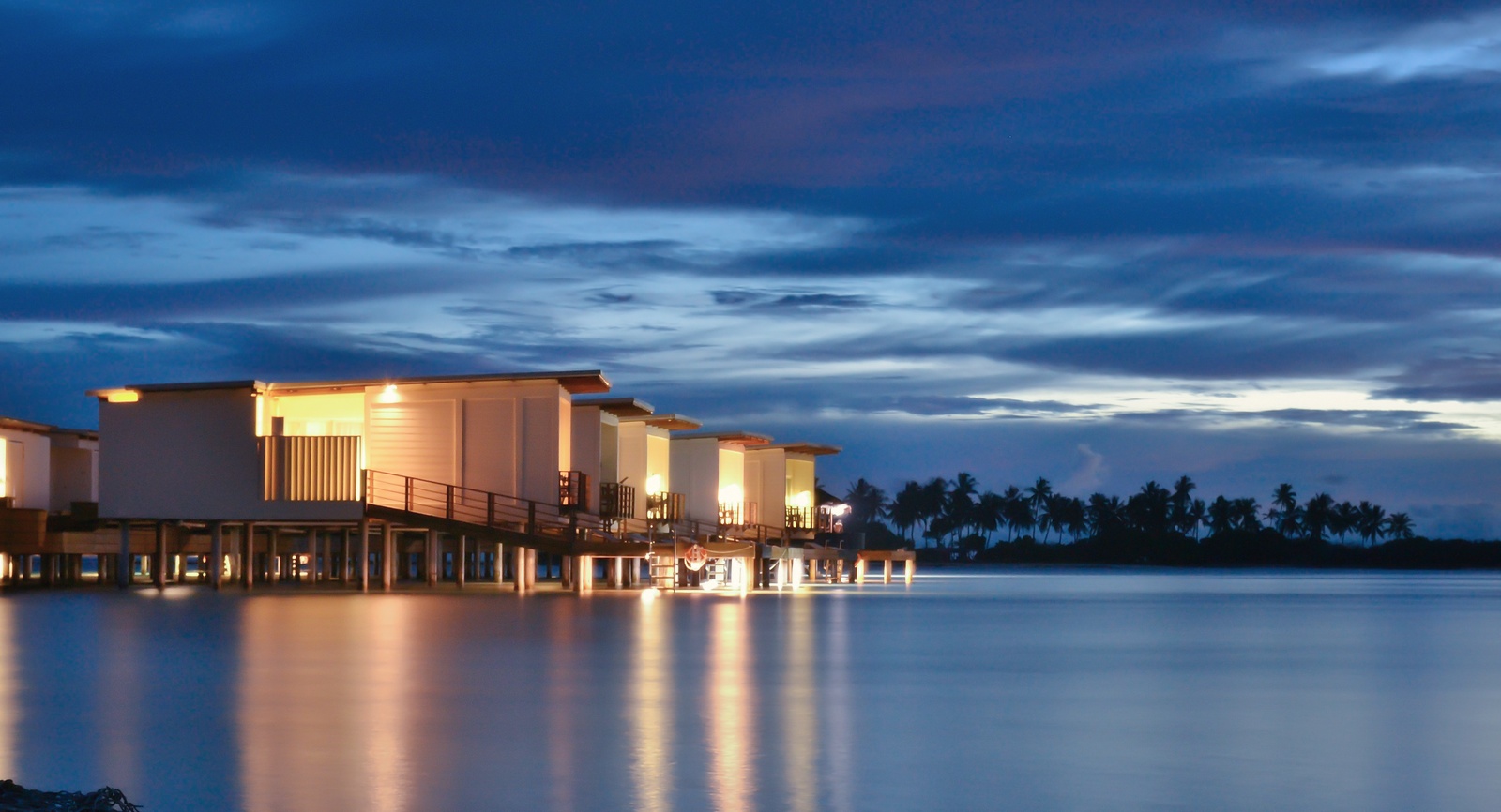 Overwater Villa. Holiday Inn Kandooma