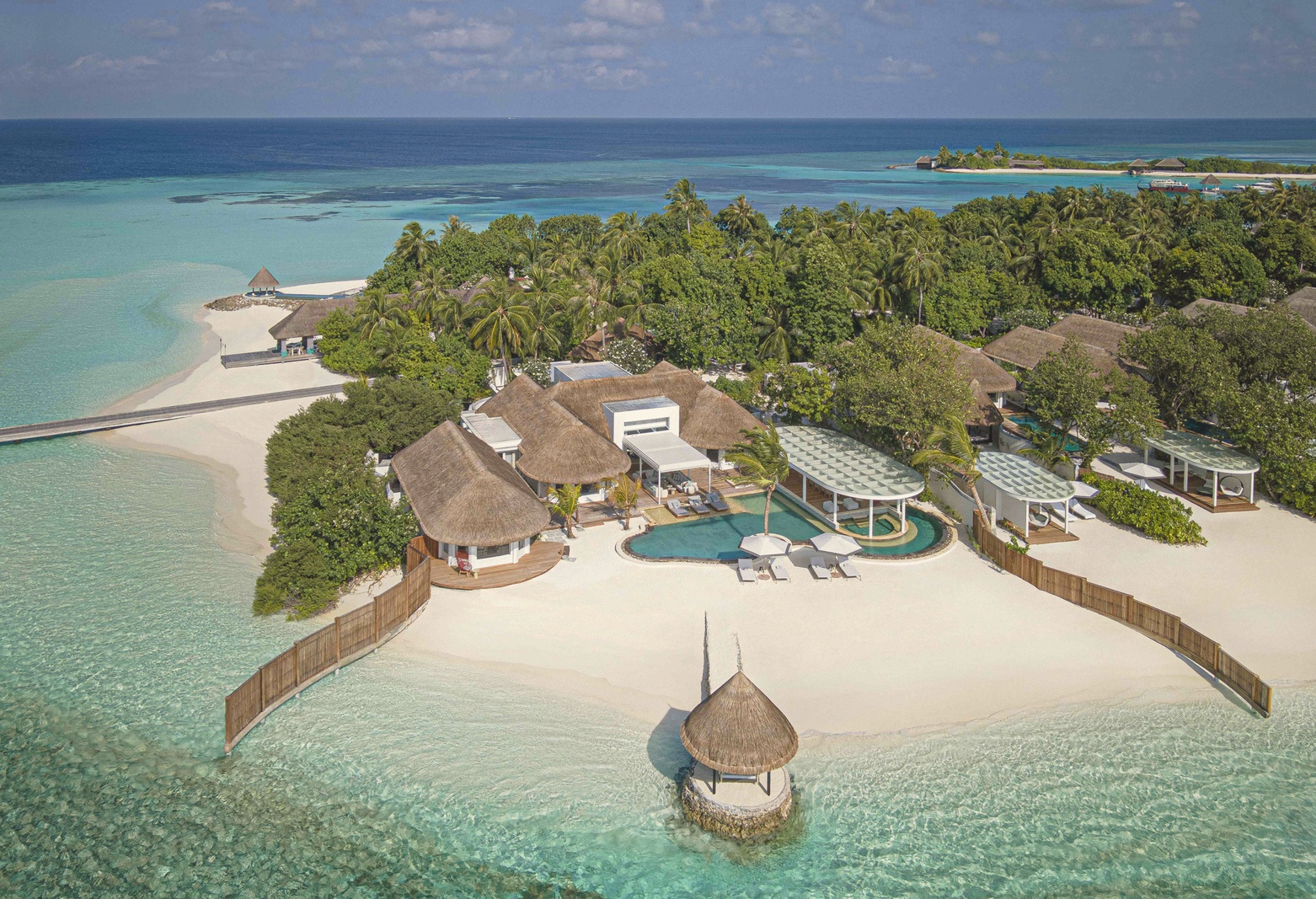 The Royal Beach Estate. Four Seasons Maldives at Kuda Huraa