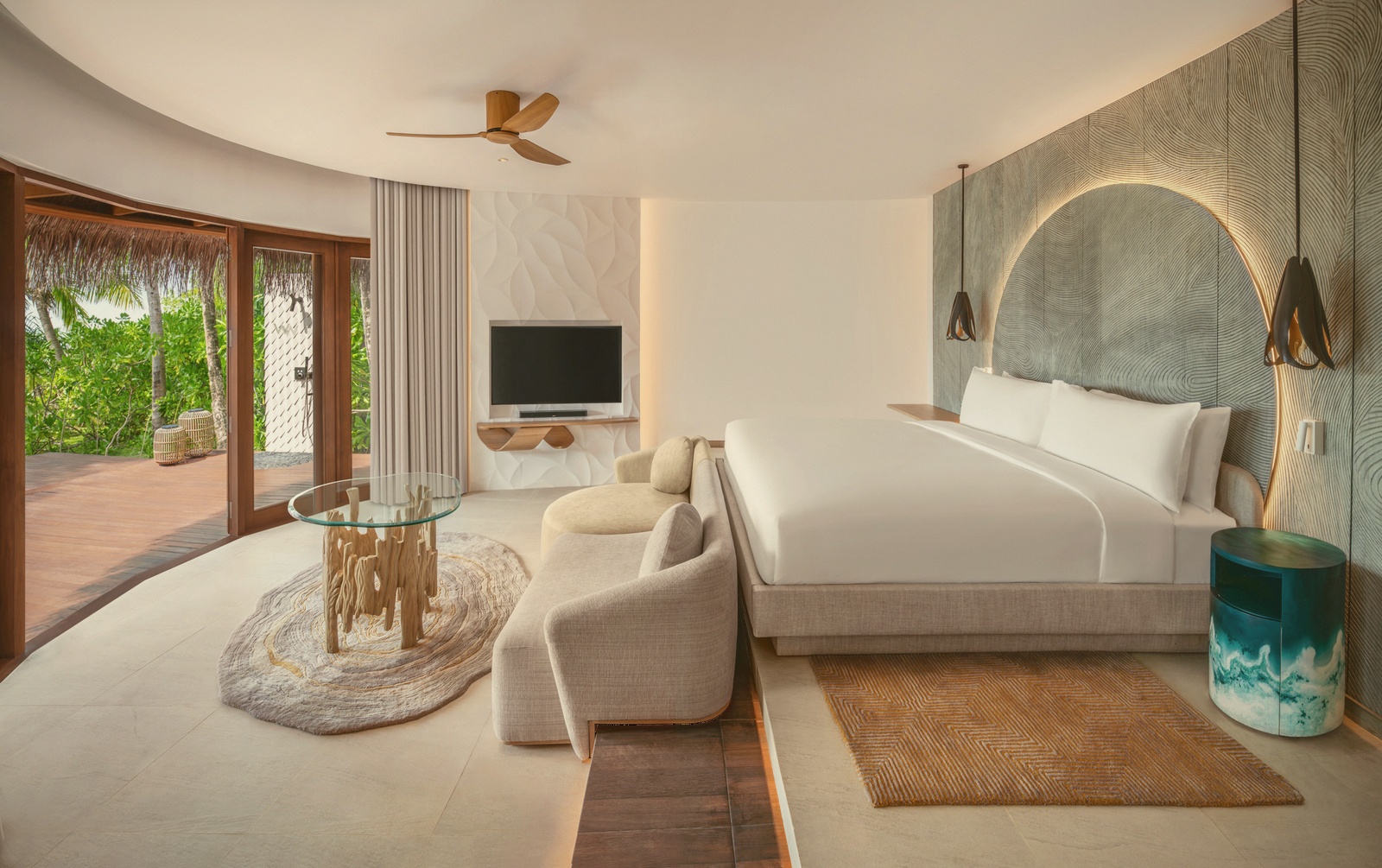 Escape Beach. W Maldives